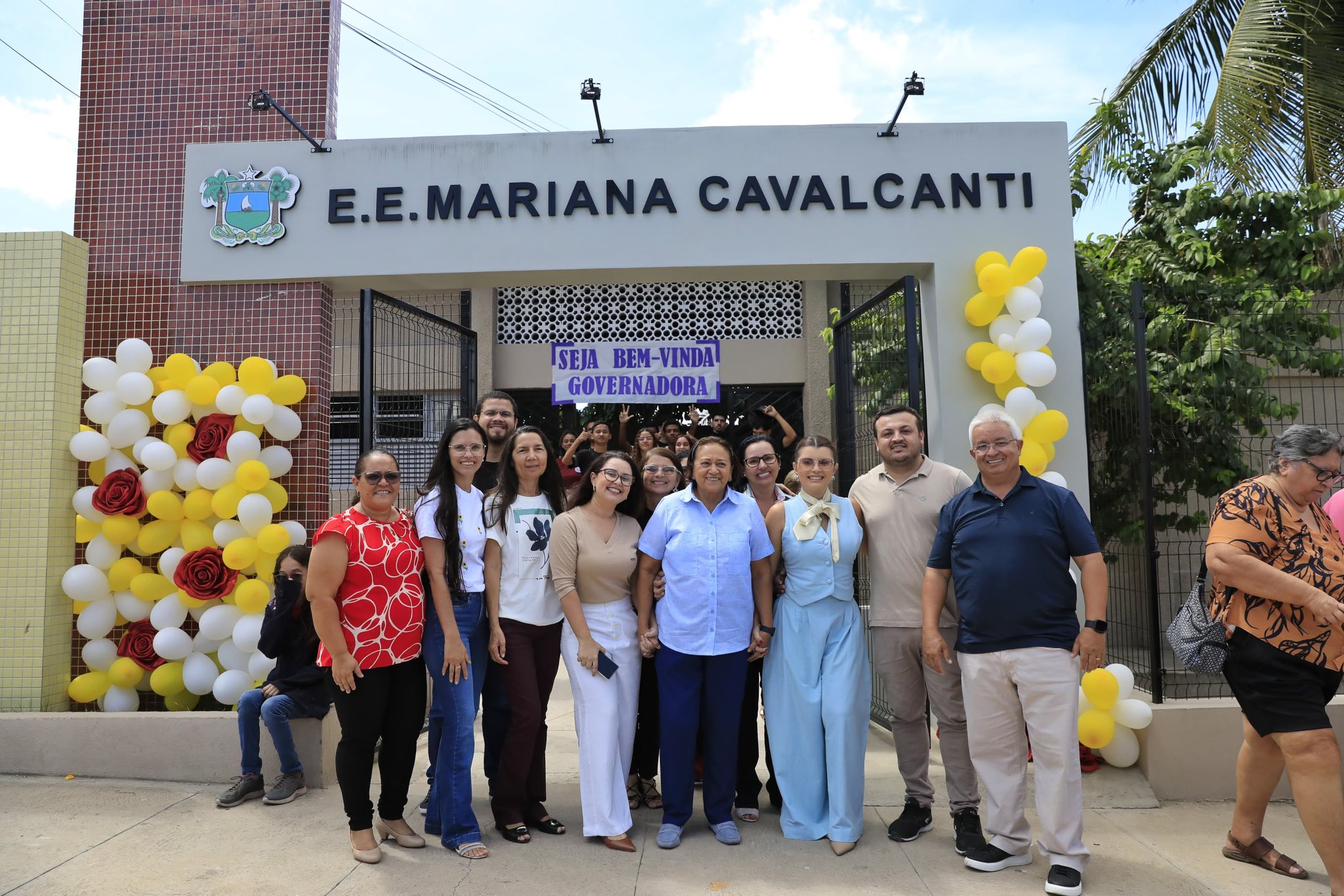 Entrada da Escola Estadual Mariana Cavalcanti